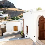 Lindian Polis Apartment *