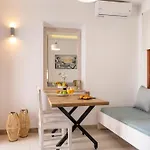 Lindian Polis Apartment