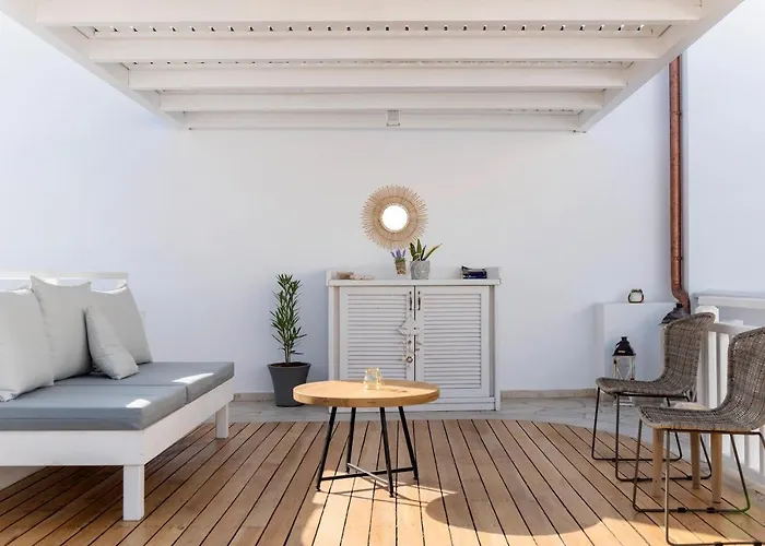 Lindian Polis Apartment *