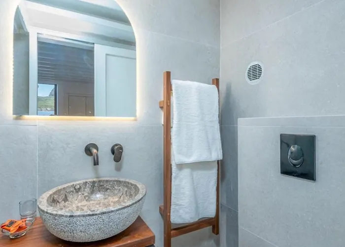 Lindian Polis Appartement *